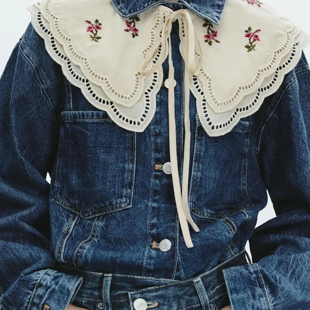 Zara Cream Embroidered Detachable Collar with Pink Floral Accents - Picture 2 of 3